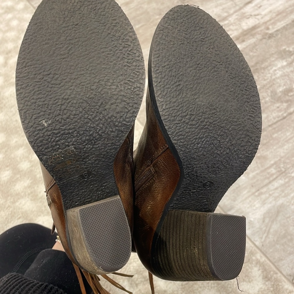 Steve Madden Ankle Booties With Fringe Size 6 - image 3